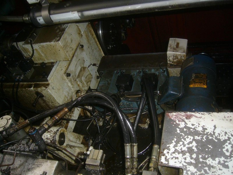 Asahi Sunac Model AF-1414-3 Three Die Progressive Header