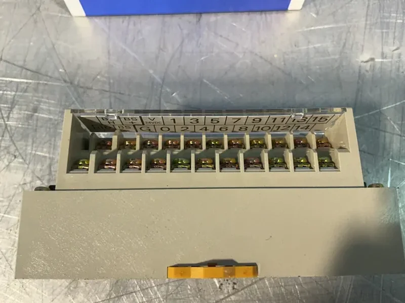 OMRON REMOTE TERMINAL   -  SRT1-ID16