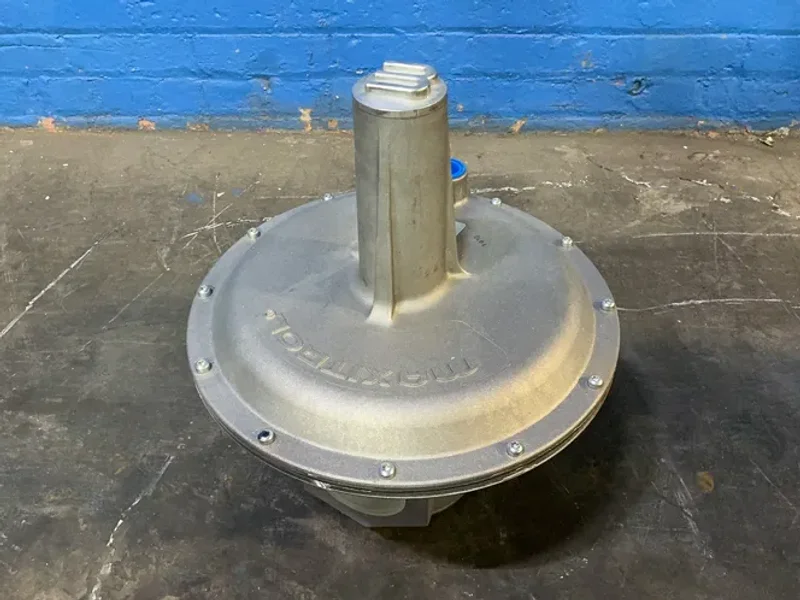 MAXITROL 2-12" 10PSIG MAX GAS PRESSURE REGULATOR  -  210G-2020-0006
