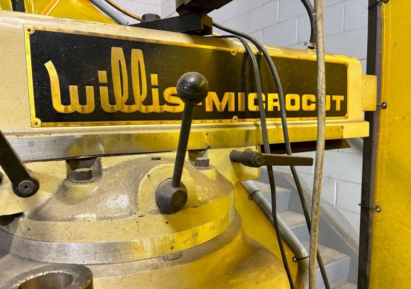 WILLIS\ MODEL #MICRO CUT 1050 CNC TRAK AGE2 CONTROL RAM TYPE MILL: YOBRO #24806