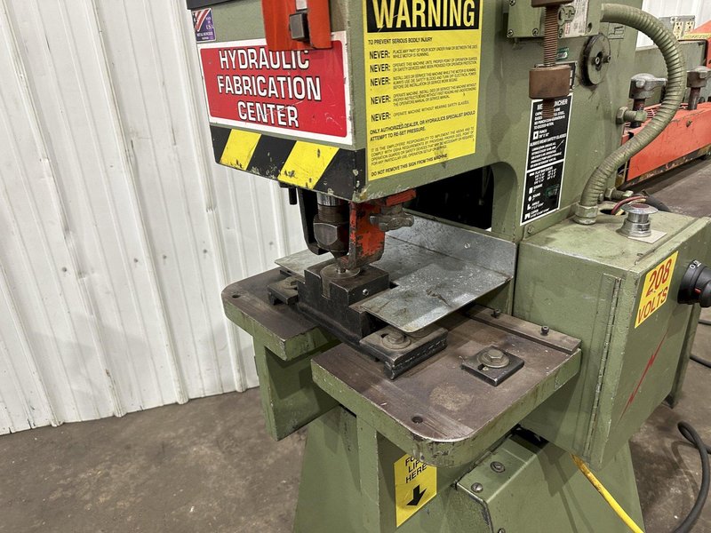 40 TON METAL MUNCHER HYRAULIC IRONWORKER: STOCK #77878