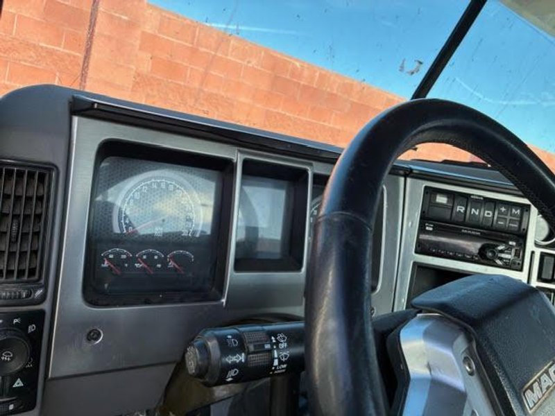 Mack Pinnacle 64T Day Cab Semi Truck, 2019 – Mack MP8, mDRIVE Automatic, Air Ride, Tandem Axle Heavy-Duty Tractor