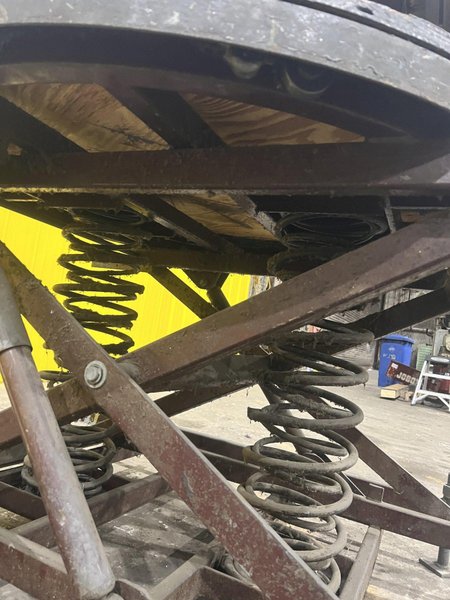 43" X 43" X 34" MECHANICAL SPRING LIFT TABLE: STOCK #20137