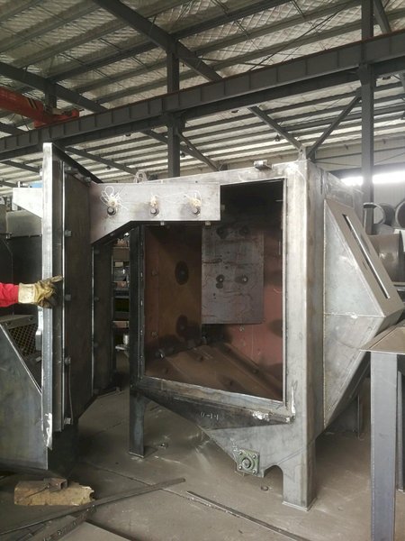 New Automatic Spinner Hanger Single Swing Door Shot Blast Machine