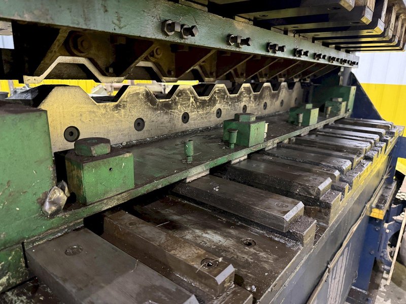 100 TON X 64" WIDE STAMCO MODEL #810-64 CUTOFF PRESS, WITH AIR CLUTCH: YOBRO #24793