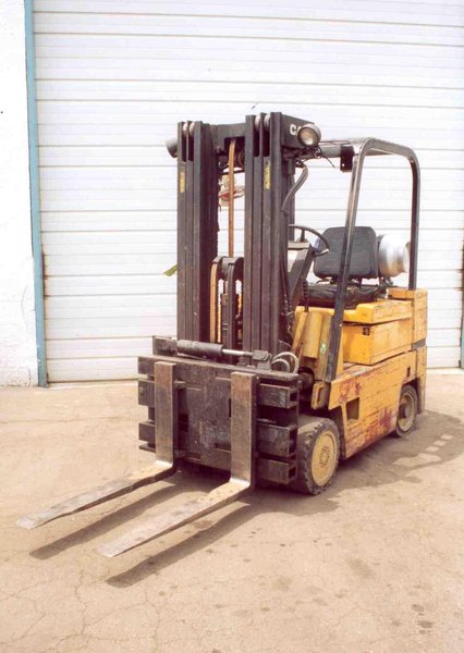 6000 LBS CATERPILLAR FORKLIFT TRUCK:  STOCK #15802
