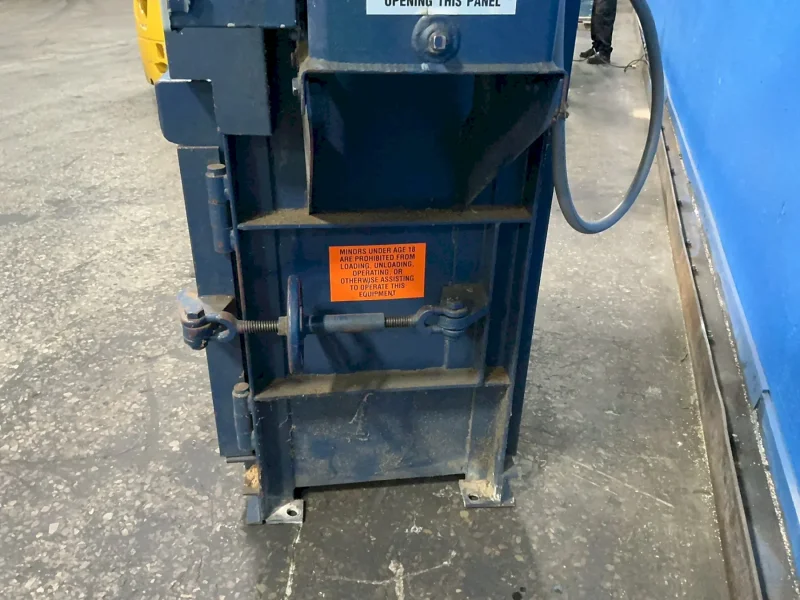 J.V. MANUFACTURING 46” X 24” BALER  -  DL-46-LD-VB