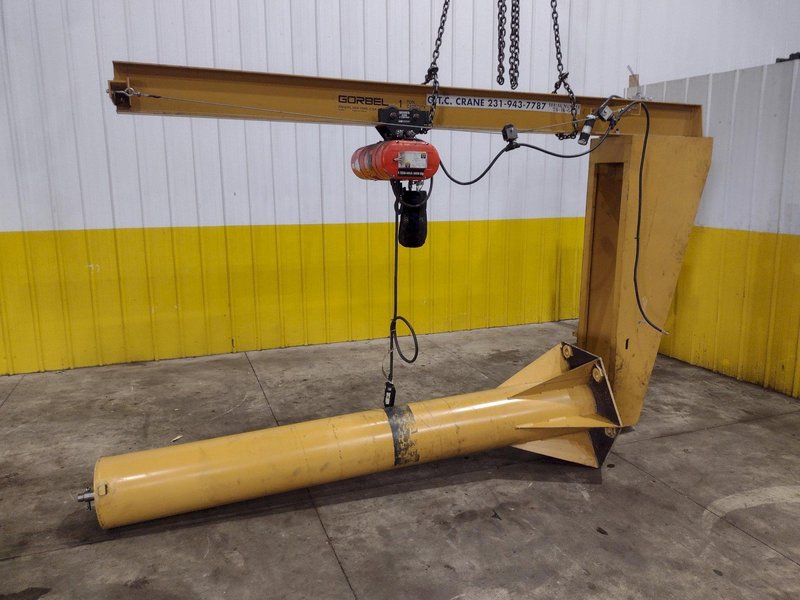 1 TON X 12&#039; X 7&#039; GORBEL FREE STANDING JIB CRANE W/ 1 TON CM LODESTAR ELECTRIC CHAIN HOIST: STOCK #23675