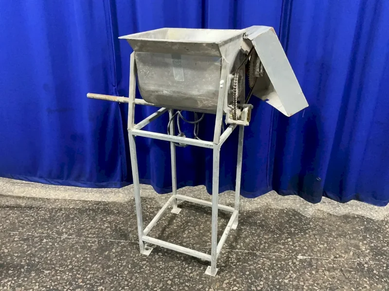 14X17X12 MIXER/FEEDER UNIT