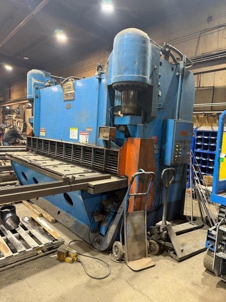 10' x 3/4" PACIFIC 750-R10 HYDRAULIC SQUARING SHEAR. STOCK # 1219325