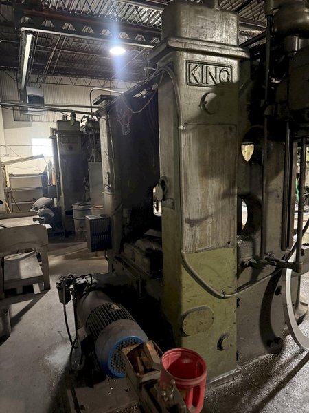 KING VERTICAL TURRET LATHE. STOCK # 0546426