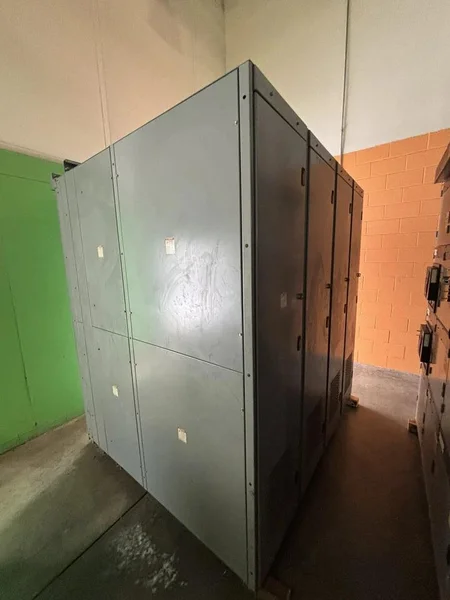 1600 Amp 2200v 700v 50ka Delta Wye Main Breaker