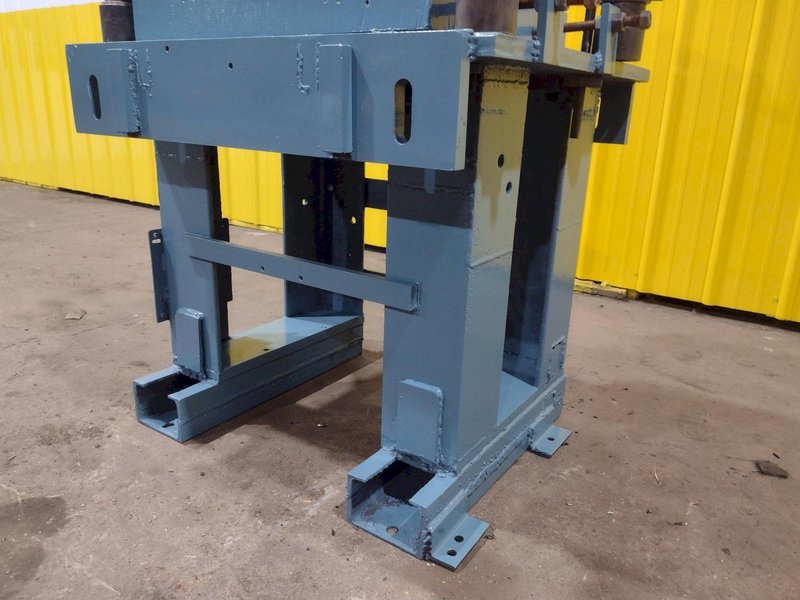 12 TON AIRAM PNEUMATIC CUTOFF PRESS: STOCK #11949