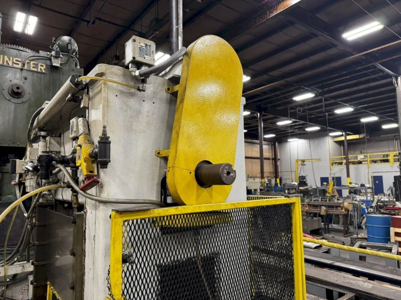 40 TON L&amp;J STRAIGHT SIDE PRESS: YOBRO #23910