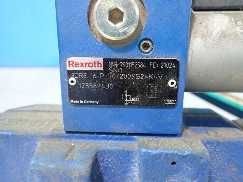 REXROTH DIRECTIONAL CONTROL VALVE   -  R901152584