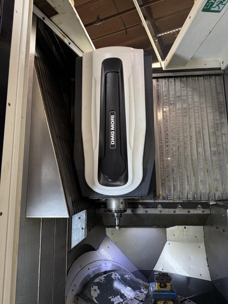 DMG Mori DMU 40 eVo UMC, 2016 – Full 5 Axis, Through Spindle Coolant, Renishaw Probe, Siemens Control, Chip Conveyor