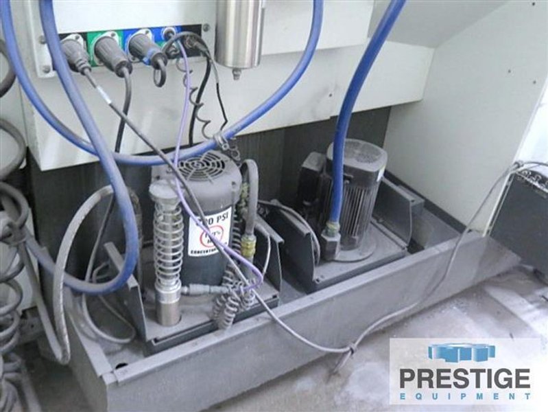 Haas UMC-750SS 5-Axis Vertical Machining Center