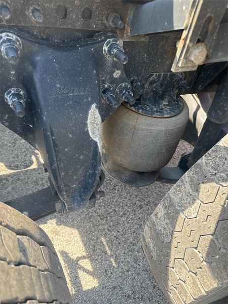 2020 Freightliner Cascadia 126 LC1675