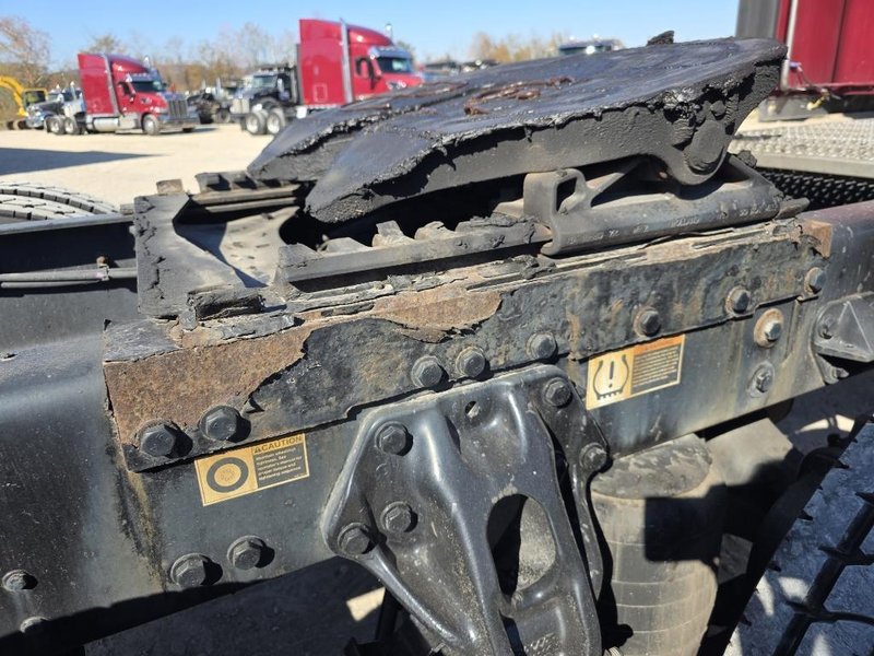 PETERBILT 567 - Trucks