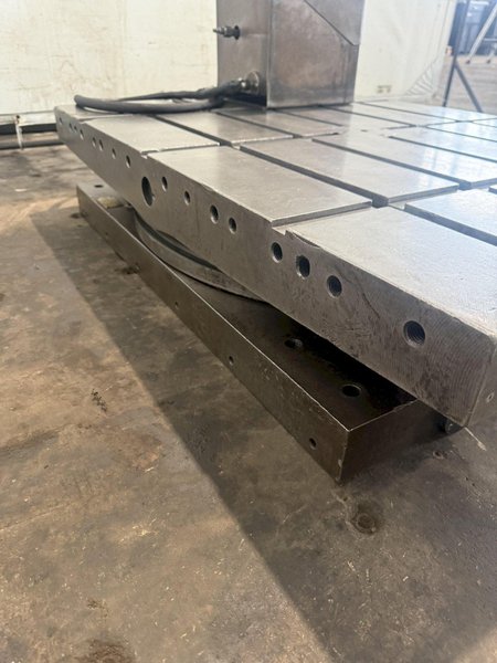 30" X 40" DEVLIEG AIR LIFT ROTARY TABLE. STOCK # 0221026