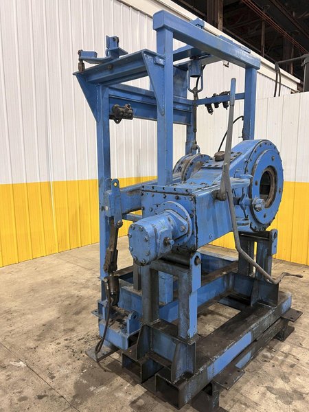7" FOSTER HYDRAULIC BUCKING ON &amp; BREAK-OUT MACHINE FOR THREADED PIPE: YOBRO #25677