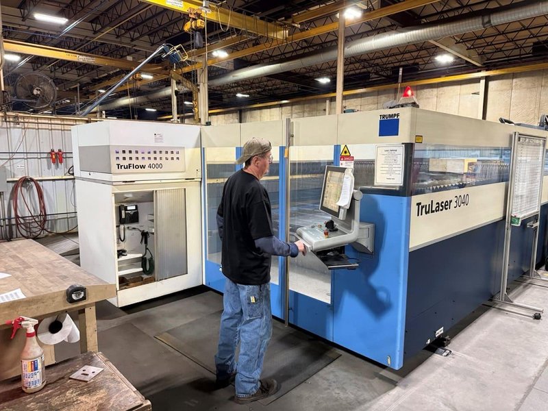4000 Watt Trumpf Trulaser 3040 CO2 Laser, 2013 – 5′ x 10′ Table, Trumpf Liftmaster