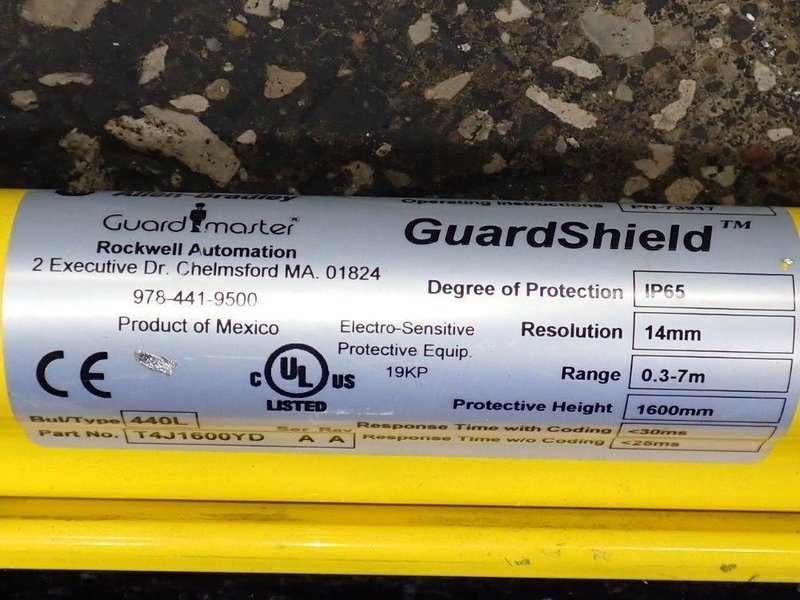 ALLEN-BRADLEY 63" X 1" LIGHT CURTAINS  -  T4J1600YD