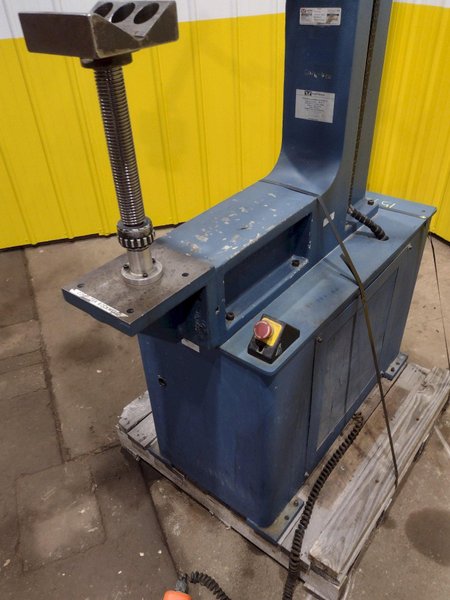 WILSON INSTRUMENTS SERIES B2000 HARDRESS TESTER W/ INSTRON DRO: STOCK #19144