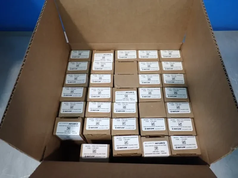 WATLOW BOX OF TEMP CONTROLLER   -  PM3C1EA-AAAAAAA