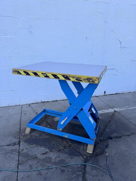 2500 LB LIFT PRODUCTS MAX LIFT HYDRAULIC SCISSOR LIFT TABLE: STOCK #80988