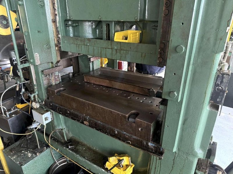 75 TON MINSTER P2-75-36 PIECE MAKER STRAIGHT SIDE HIGH SPEED PRESS. STOCK # 0980526