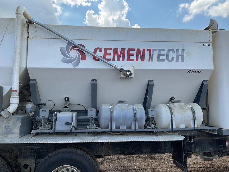 2025 Mack GR64B 1M2GR2GC1SM043902