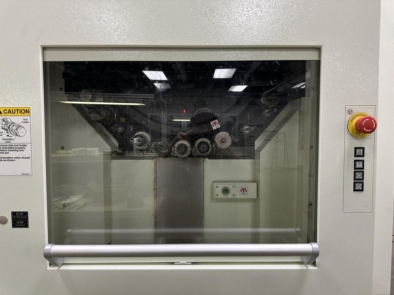 Makino F5 CNC Vertical Machining Center, 2021