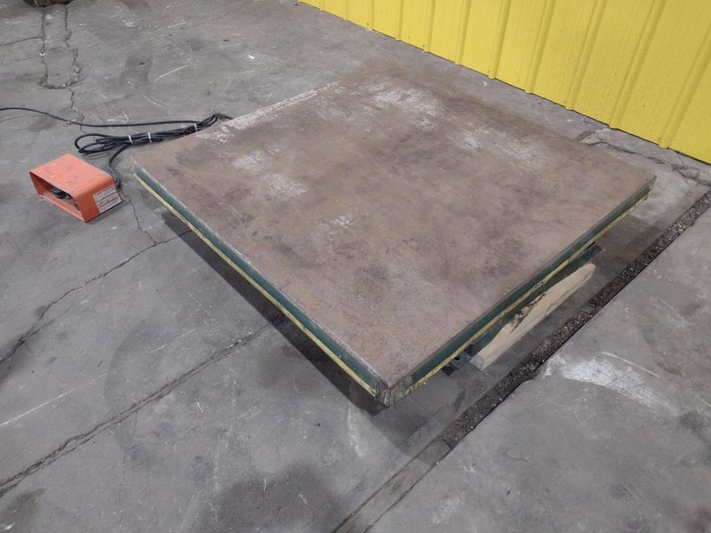 2,000 LBS X 48" X 48" SOUTHWORTH HYDRAULIC SCISSOR LIFT TABLE, SINGLE PHASE 110V STOCK3569