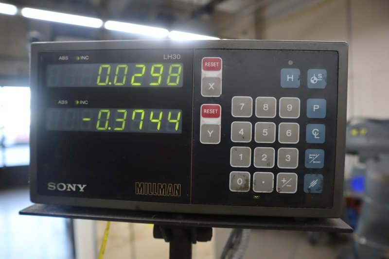 Bridgeport 1J Step Head Vertical Knee Mill, Sony 2-Axis DRO- Auction Item