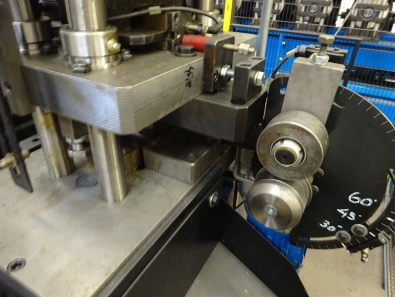 Tecnoma - punching &amp; bending installation hooks