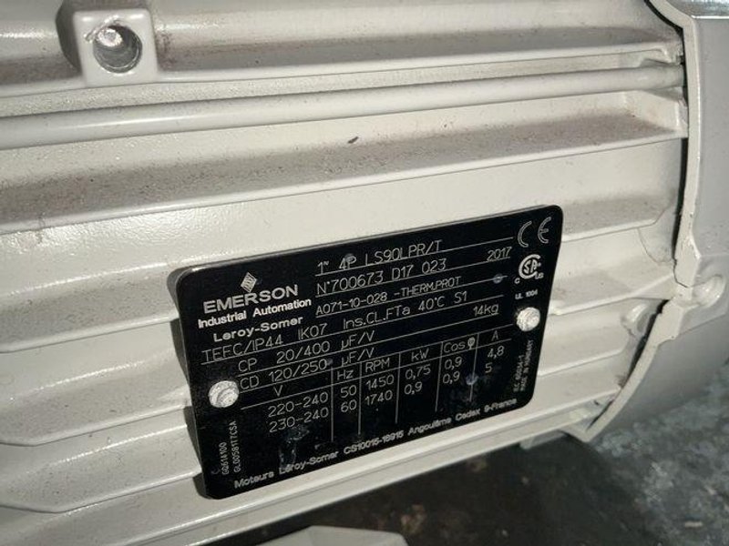 EDWARDS 0.9 KW PUMP   -  E2M30