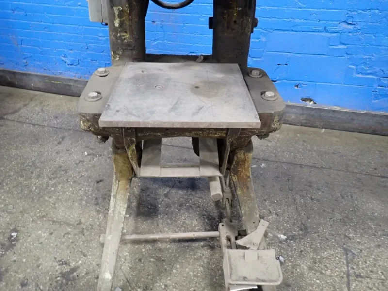 12" X 12" OBI PUNCH PRESS