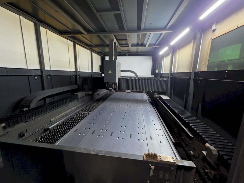 20,000 WATT HK HD3015 20KW FIBER LASER