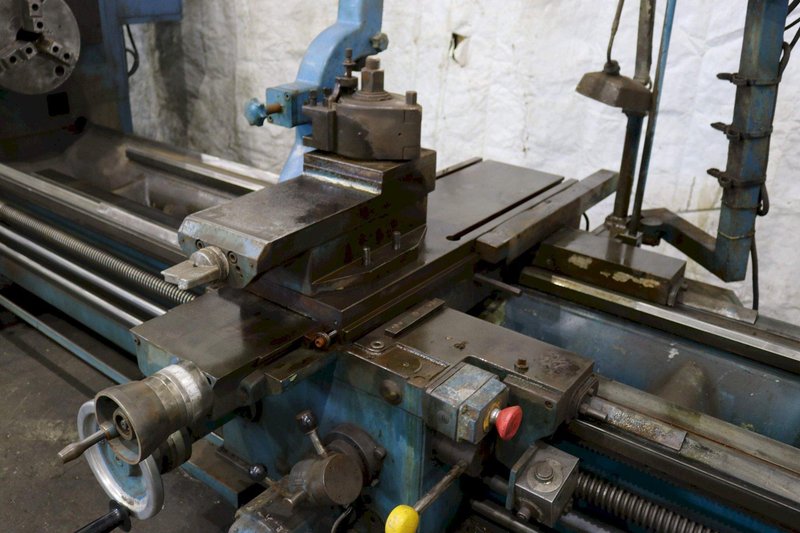 33" X 168" HAMBURG ENGINE LATHE: STOCK #72800