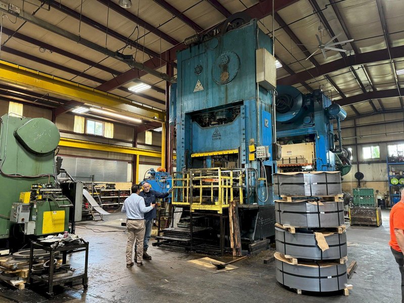 500 TON CLEARING K-2500-96 STRAIGHT SIDE TWO POINT PRESS. STOCK # 0682924