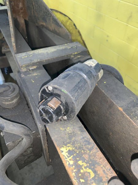 10,000 LB MOTORIZED ADJUSTABLE PARALLELOGRAM SHEET LIFTER