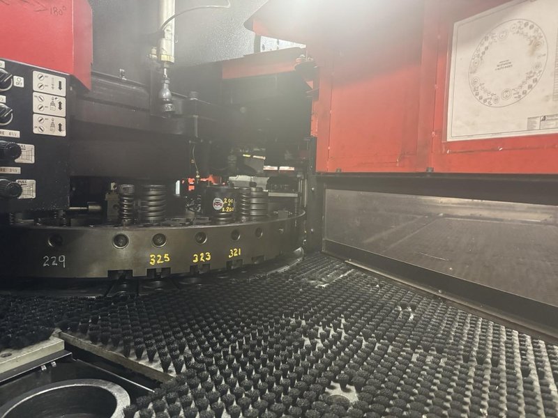 33 Ton Amada Vipros 368 King II Turret Punch, 1999 – Fanuc Control