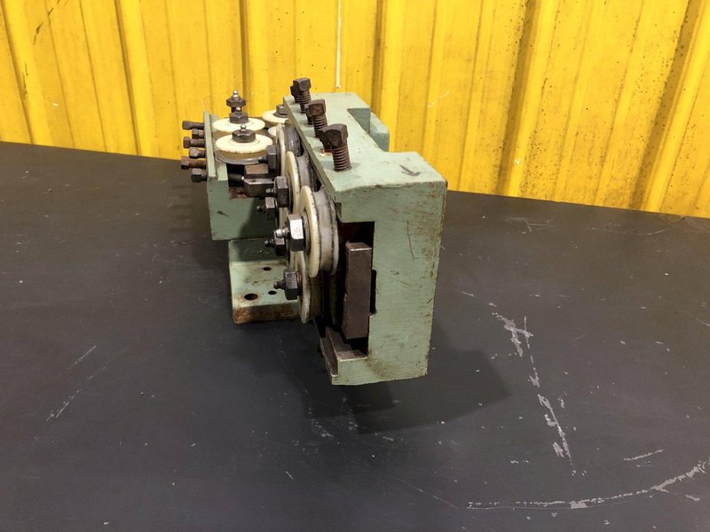 2-1/2&quot; X 12 DOUBLE PLANE ROLL STEEL WIRE COIL STRAIGTENER: STOCK #15426