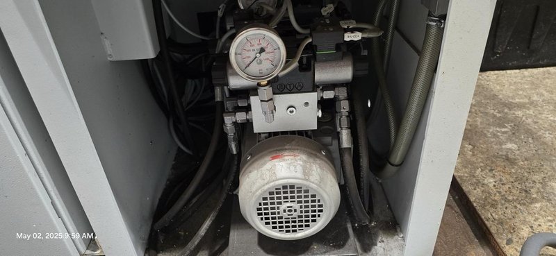 12″ x 10″ Behringer HBE261A Horizontal Automatic Bandsaw, 2022 – Conveyor, Automatic Material Feeding