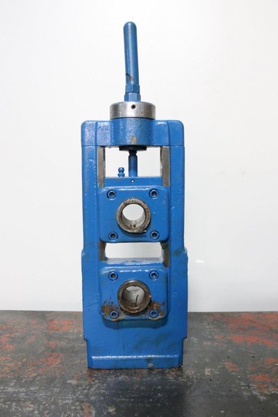 (10) YODER M1.5&quot; ROLLFORMER OUTBOARD SUPPORT STANDS : STOCK #16993