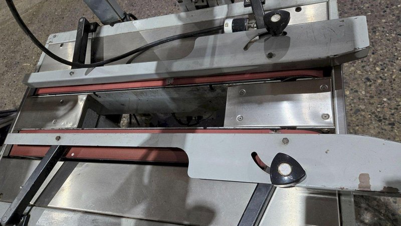 3M SEB0000174 BOX SEALING MACHINE USED