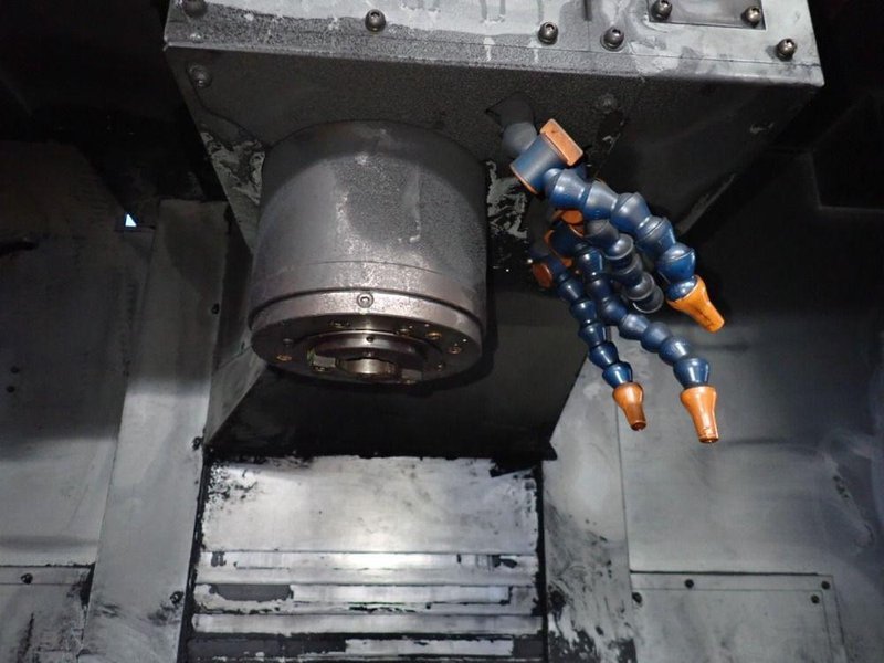 HYUNDAI WAI CORPORATION 33" X 25.5" CNC VMC  -  VX650/40