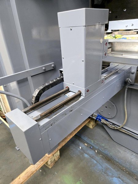 230 TON X 14' CINCINNATI 230AFX12 AUTOFORM HYDRAULIC PRESS BRAKE WITH UPGRADED CONTROL. STOCK # 0112226