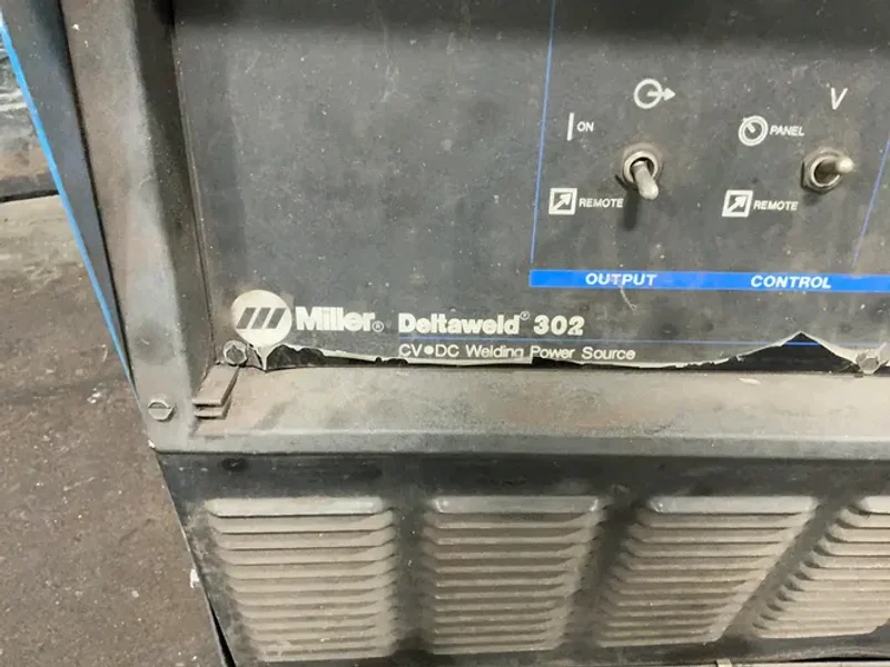 MILLER 300 AMPS WELDER  -  DELTAWELD 302